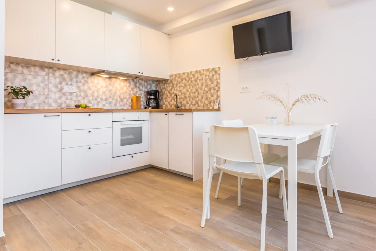Adris Apartments Omis Luaran gambar